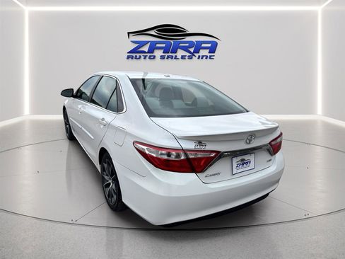 Used 2015 Toyota Camry XSE w/ Moonroof Package FWD image 3