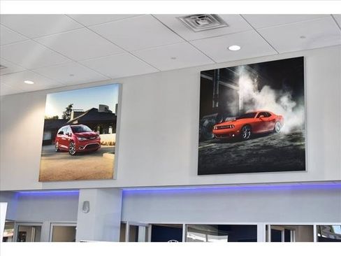 New 2023 Chrysler Pacifica Touring-L w/ S Appearance Package image 34