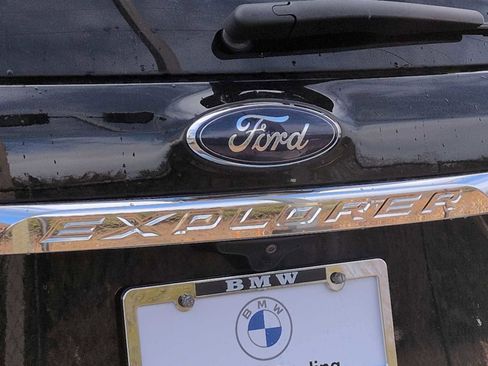 Used 2018 Ford Explorer XLT w/ Equipment Group 202A image 13