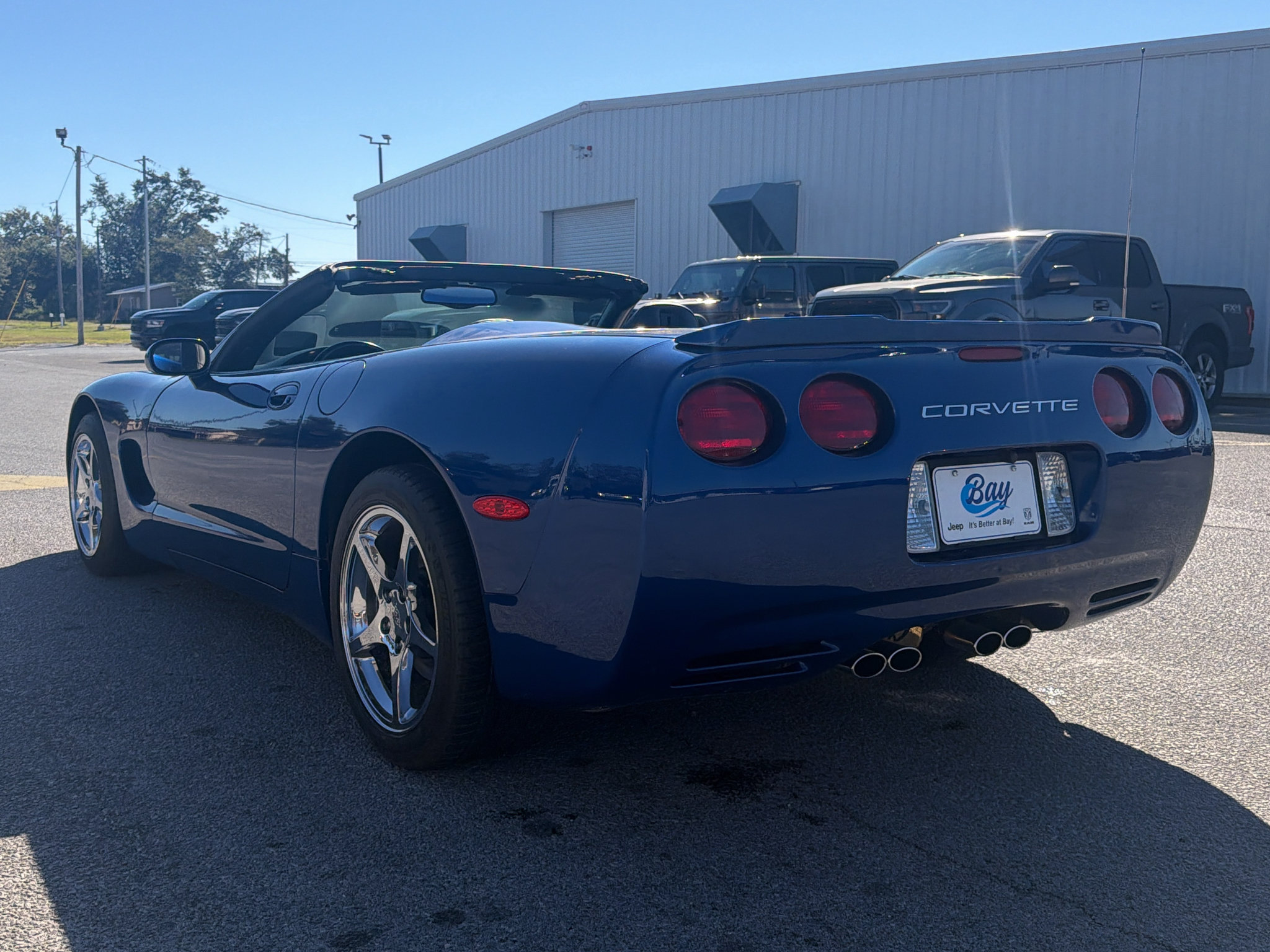 Used 2002 Chevrolet Corvette Convertible w/ Preferred Equipment Group2 RWD image 2