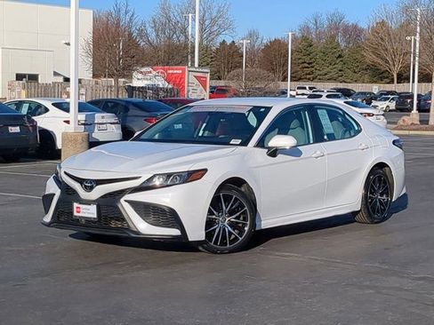 Certified 2024 Toyota Camry SE image 2