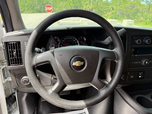 Used 2015 Chevrolet Express 2500 image 13