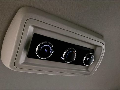 Used 2019 Dodge Grand Caravan SE FWD image 34