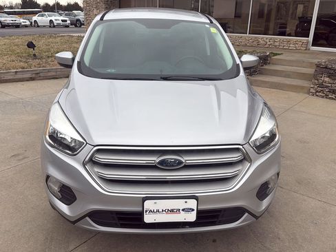 Used 2019 Ford Escape SE image 2