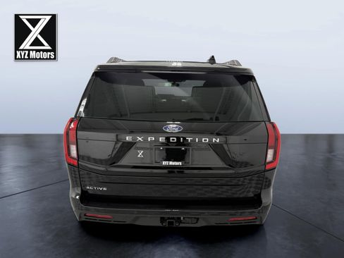 Used 2025 Ford Expedition Active AWD/4WD image 5