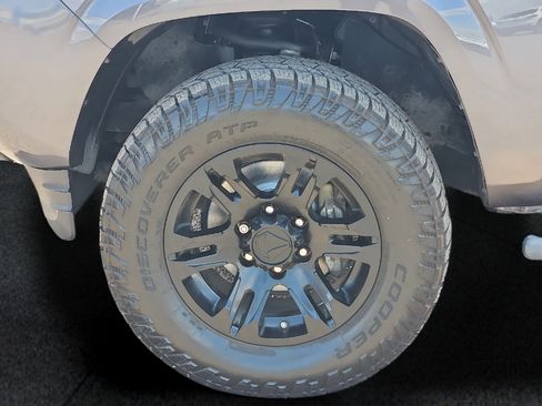Used 2019 Toyota Tacoma SR w/ SR Convenience Package RWD image 8