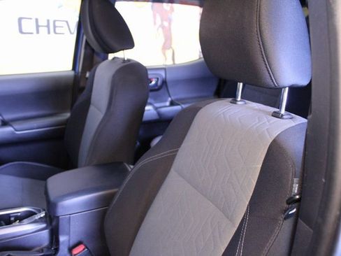 Used 2021 Toyota Tacoma TRD Sport image 16