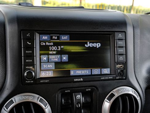 Used 2017 Jeep Wrangler Unlimited Sahara w/ Quick Order Package 24E Chief AWD/4WD image 30