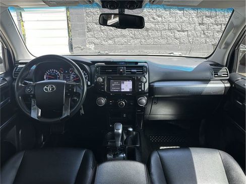 Used 2018 Toyota 4Runner TRD Off-Road Premium AWD/4WD image 19
