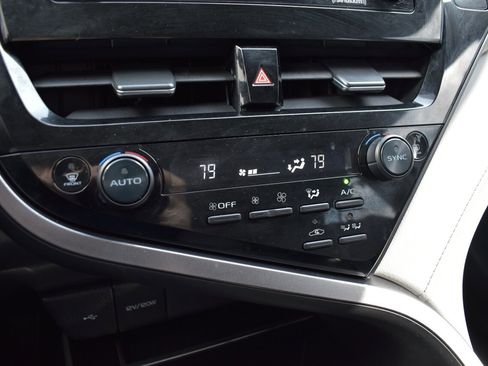 Used 2021 Toyota Camry LE image 24