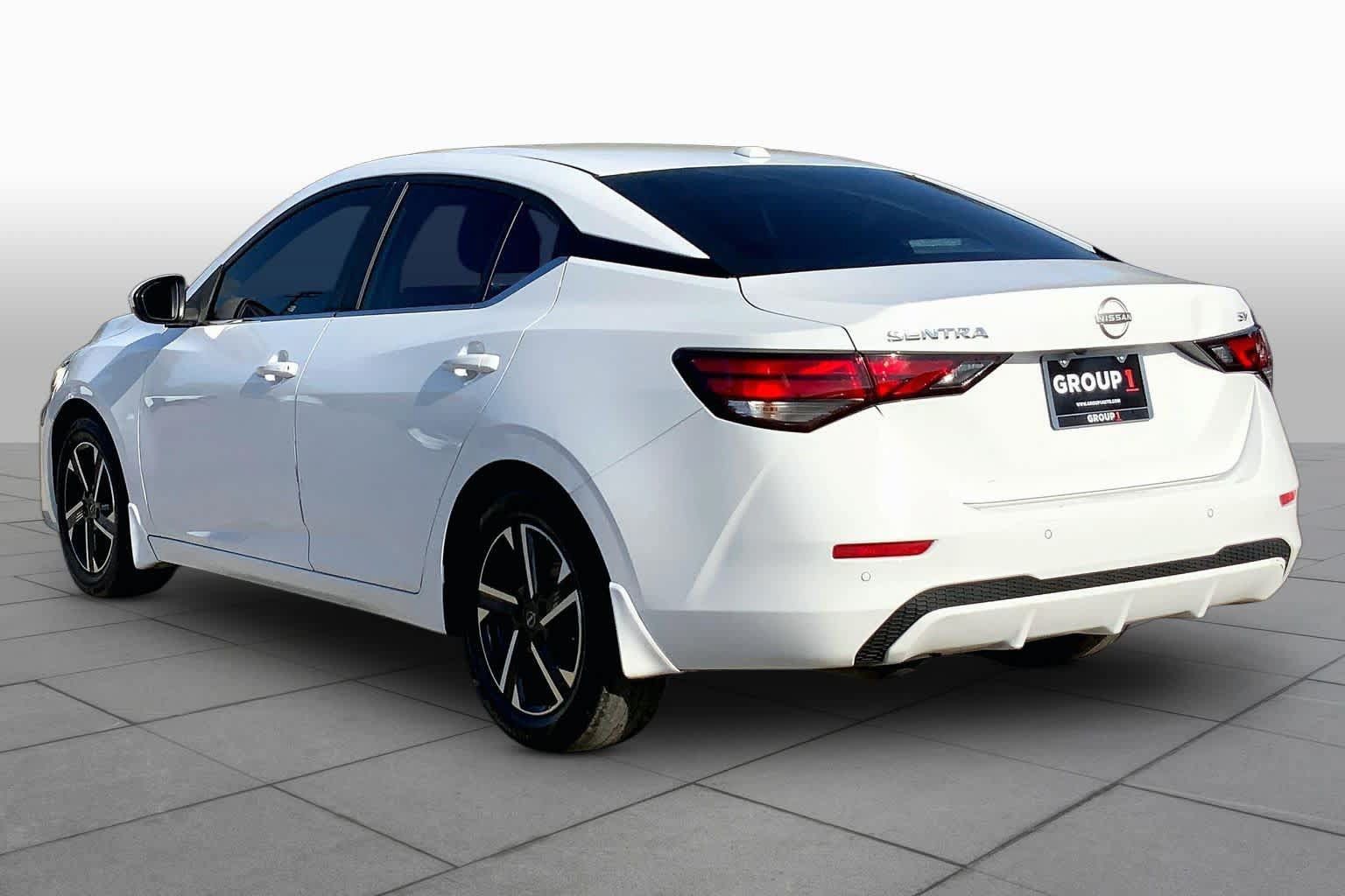 Used 2024 Nissan Sentra SV FWD image 12