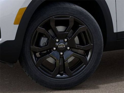 Certified 2025 Kia Seltos X-Line AWD/4WD image 9