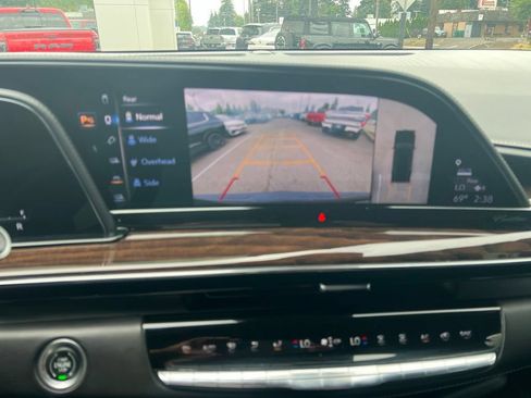 Used 2021 Cadillac Escalade ESV Sport Platinum AWD/4WD image 13
