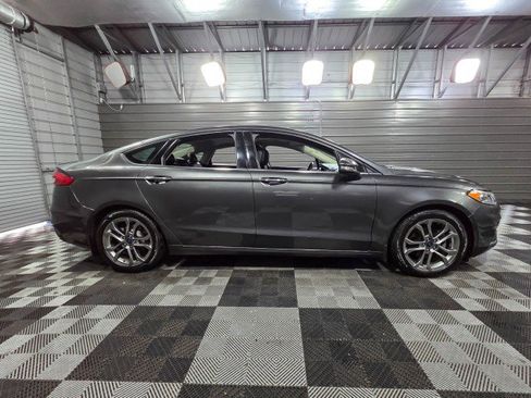 Used 2020 Ford Fusion SEL image 9