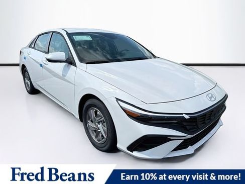 New 2026 Hyundai Elantra SE FWD image 1