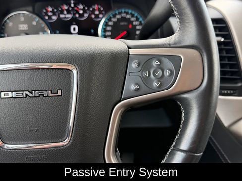Used 2020 GMC Yukon Denali w/ Denali Ultimate Package AWD/4WD image 19