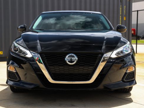 Used 2020 Nissan Altima 2.5 SR FWD image 21