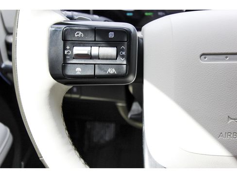 Used 2025 Hyundai Santa Fe Calligraphy AWD/4WD image 19