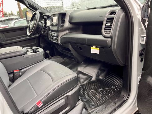 Used 2024 RAM 5500 Tradesman w/ Chrome Appearance Group image 20