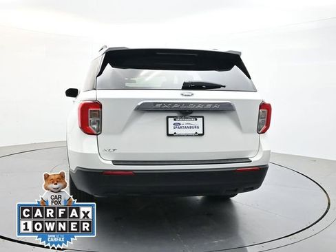 Used 2024 Ford Explorer XLT image 7