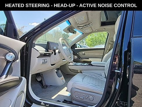 Used 2023 Genesis GV60 Performance image 5