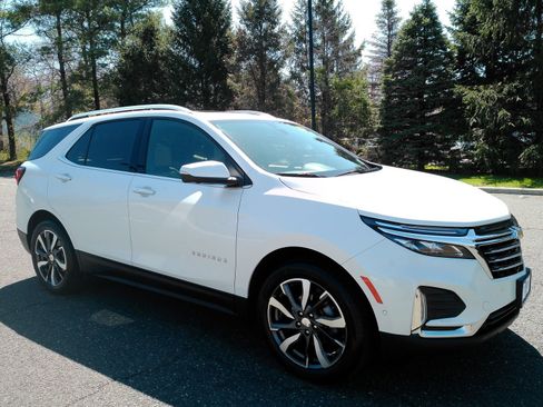 Certified 2024 Chevrolet Equinox Premier image 2