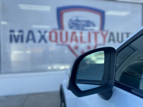 Used 2024 Volvo XC40 B5 Plus w/ Protection Package Premier image 62