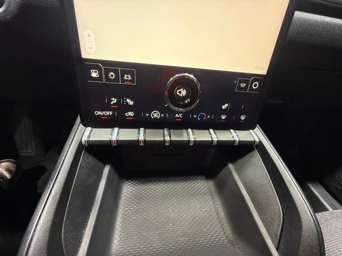 Used 2025 GMC Terrain Elevation AWD/4WD image 31