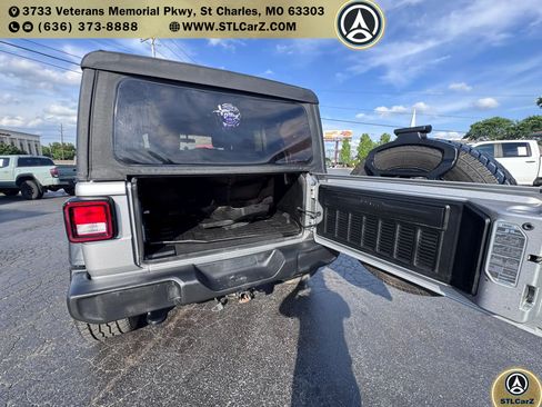 Used 2018 Jeep Wrangler Unlimited Sport AWD/4WD image 12