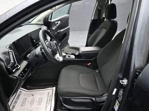 Used 2023 Kia Sportage LX AWD/4WD image 12
