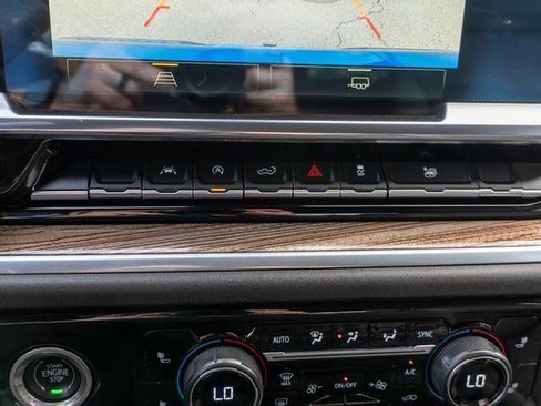 Used 2022 Chevrolet Silverado 1500 RST AWD/4WD image 27