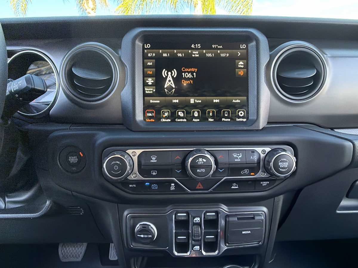 Used 2023 Jeep Wrangler Unlimited w/ 8.4" Radio Group AWD/4WD image 30