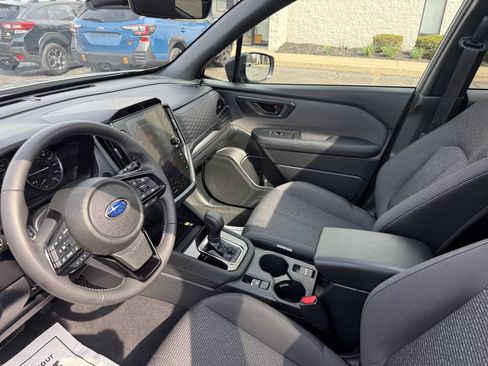 Used 2025 Subaru Forester Premium AWD/4WD image 16