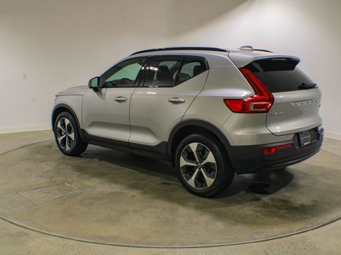 Used 2023 Volvo XC40 B5 Plus w/ Climate Package AWD/4WD image 3