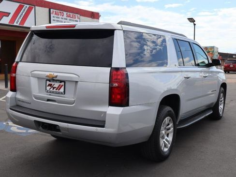 Used 2017 Chevrolet Suburban LT image 7