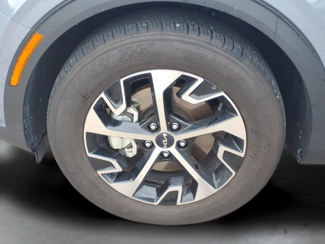 Used 2023 Kia Sportage EX FWD image 19