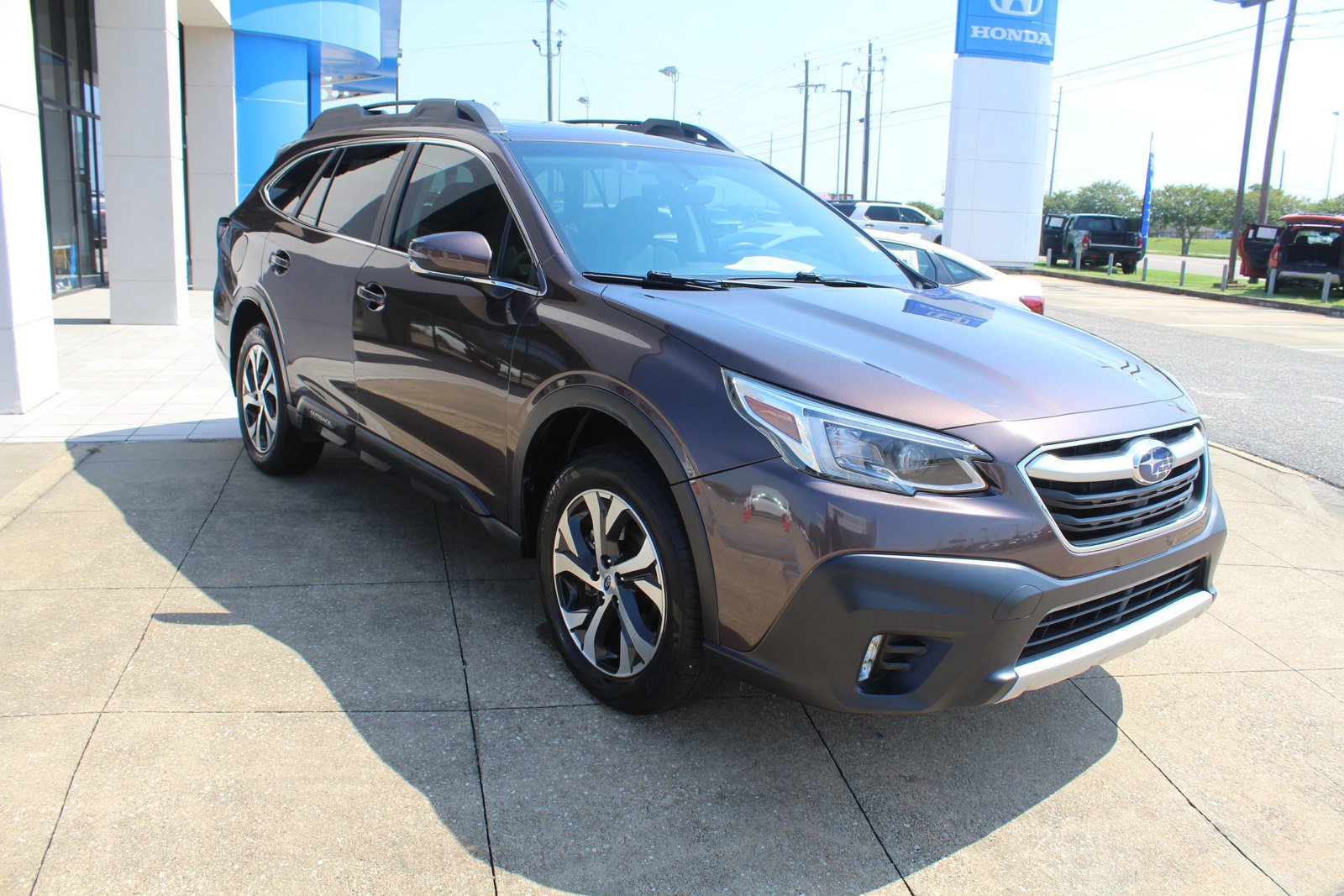 Used 2021 Subaru Outback Limited XT w/ Popular Package #2 AWD/4WD image 1