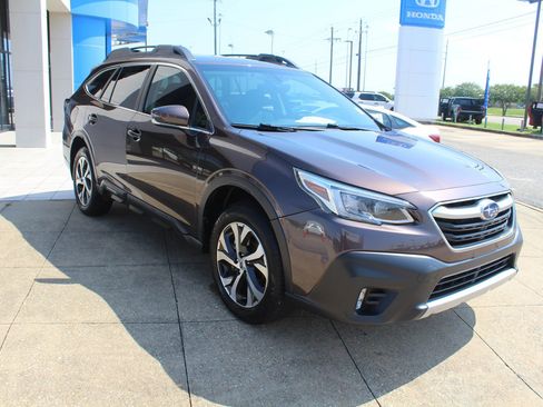 Used 2021 Subaru Outback Limited XT w/ Popular Package #2 AWD/4WD image 1