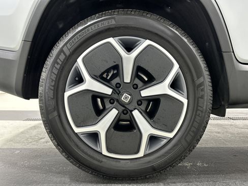 Used 2024 Rivian R1T Adventure AWD/4WD image 12