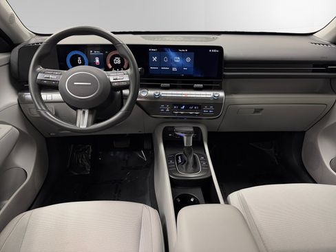 Certified 2025 Hyundai Kona SEL image 10