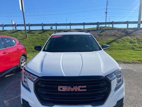 Used 2023 GMC Terrain SLT w/ Elevation Edition image 3