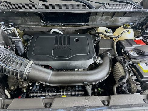 Used 2023 GMC Acadia SLT image 30