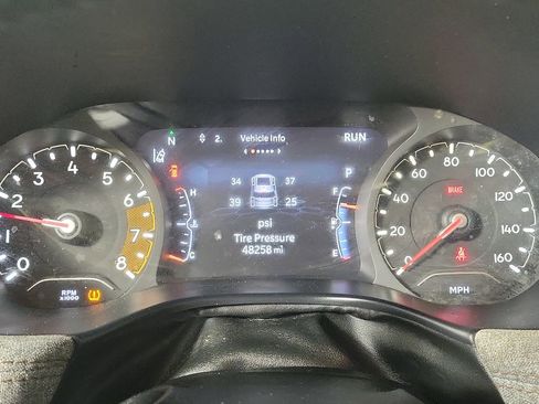 Used 2024 Jeep Compass Latitude AWD/4WD image 17