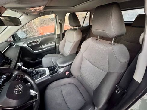 Used 2020 Toyota RAV4 XLE image 8