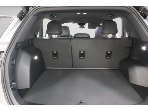 New 2026 Chevrolet Equinox LT w/ Convenience Package II FWD image 29