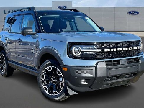 New 2025 Ford Bronco Sport Outer Banks w/ Outer Banks Tech Package+ AWD/4WD image 2
