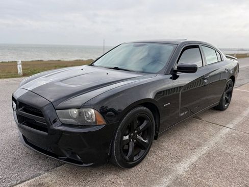 Used 2014 Dodge Charger R/T w/ Blacktop Package image 1