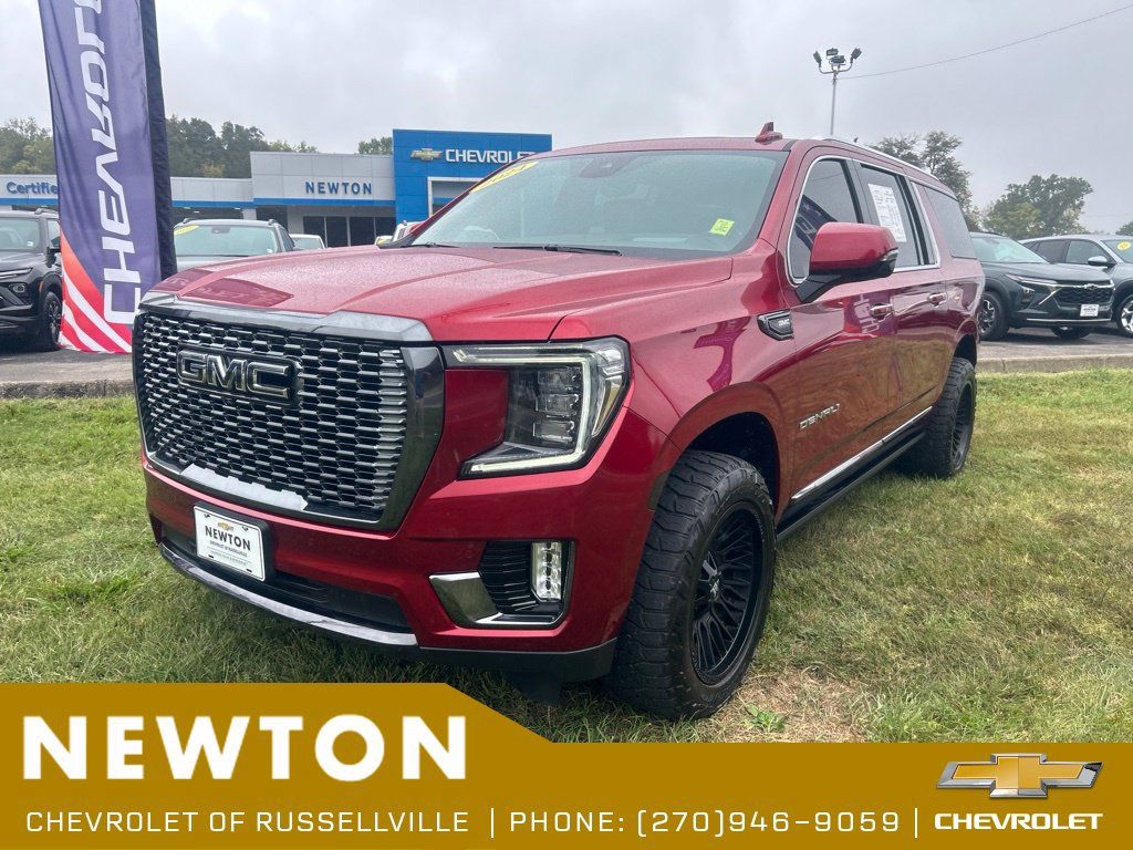 Used 2024 GMC Yukon XL Denali Ultimate AWD/4WD image 3
