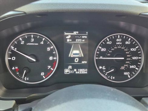 Used 2024 Subaru Crosstrek 2.0i Premium AWD/4WD image 11