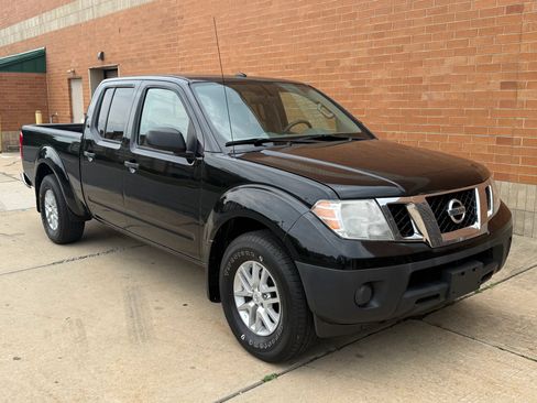 Used 2016 Nissan Frontier SV AWD/4WD image 1